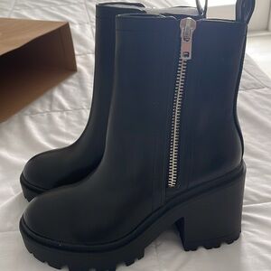 UO Urban Outfitters zip chunky heeled boot